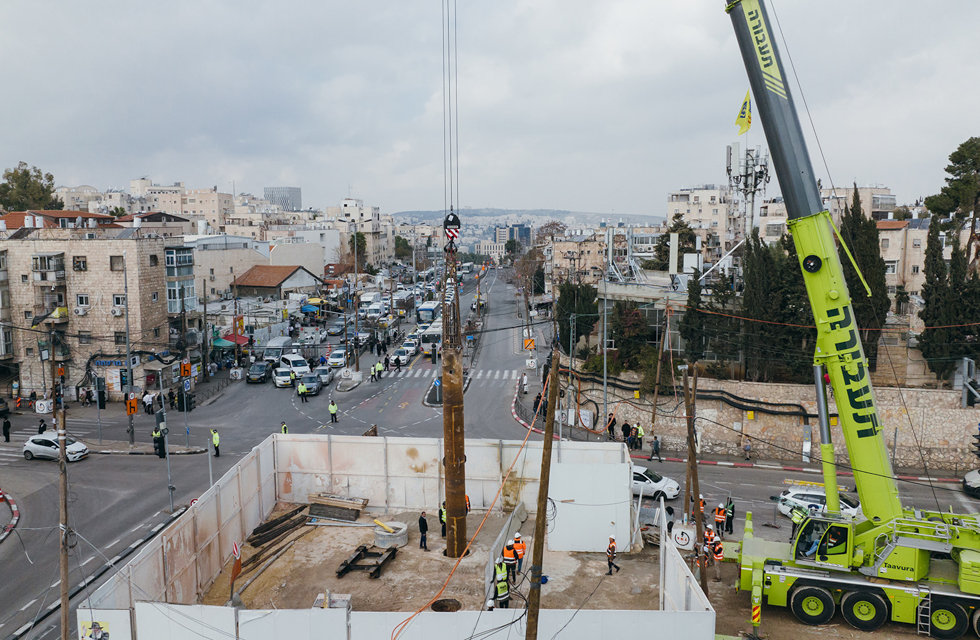 wxg, ווקסמן גוברין, הנפת קורה בר אילן, ירושלים, מוריה