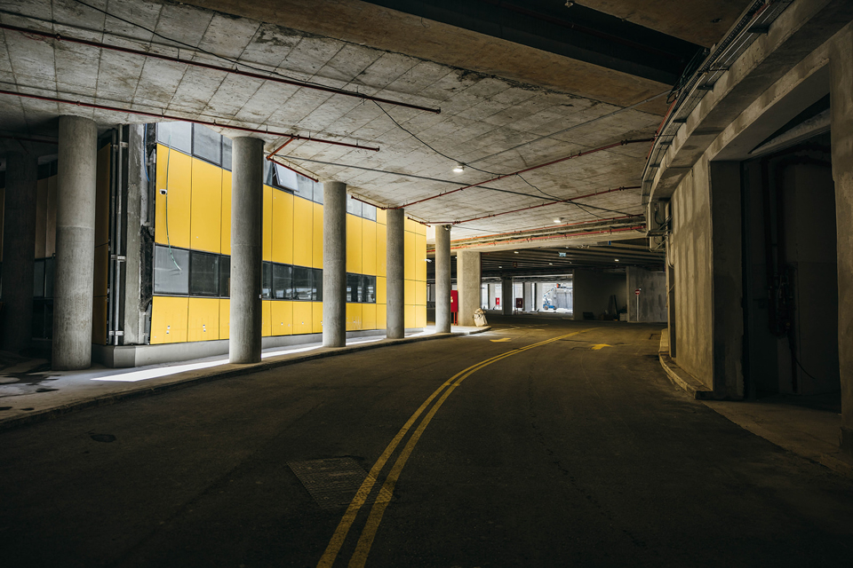 חניון שזר, אלקטרה, מנהרות, תשתיות, ירושלים